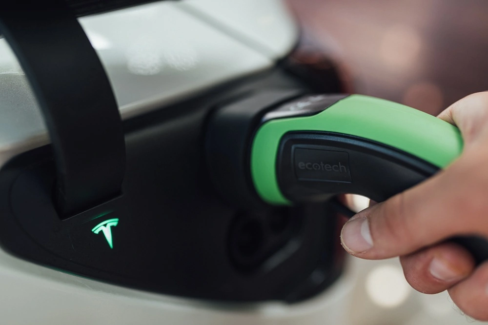 ¿Cómo se recarga un coche eléctrico?