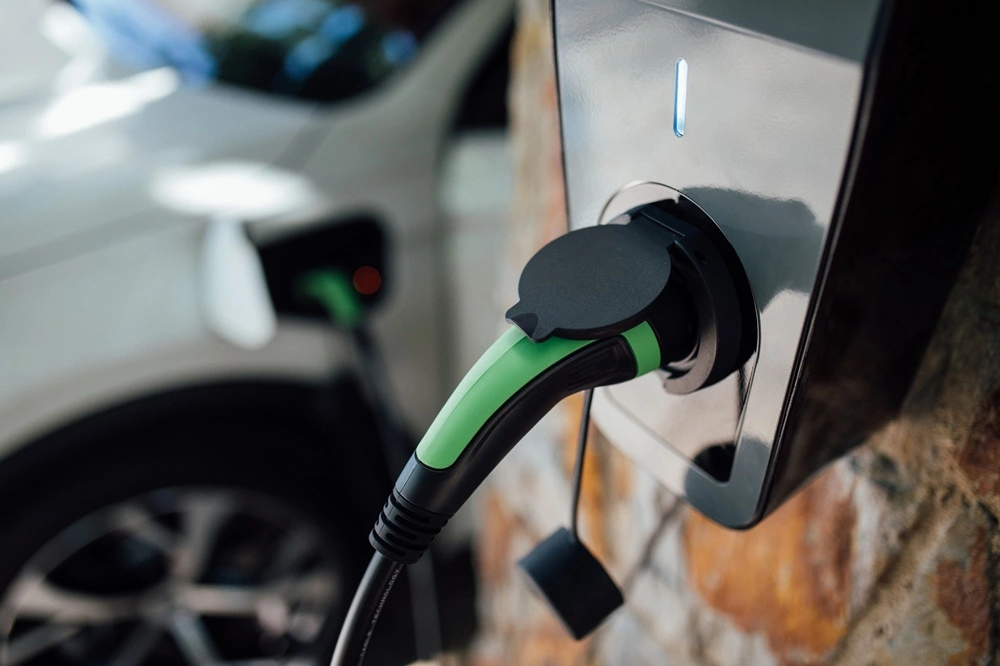 Electrificación de supermercados, centros comerciales y gasolineras