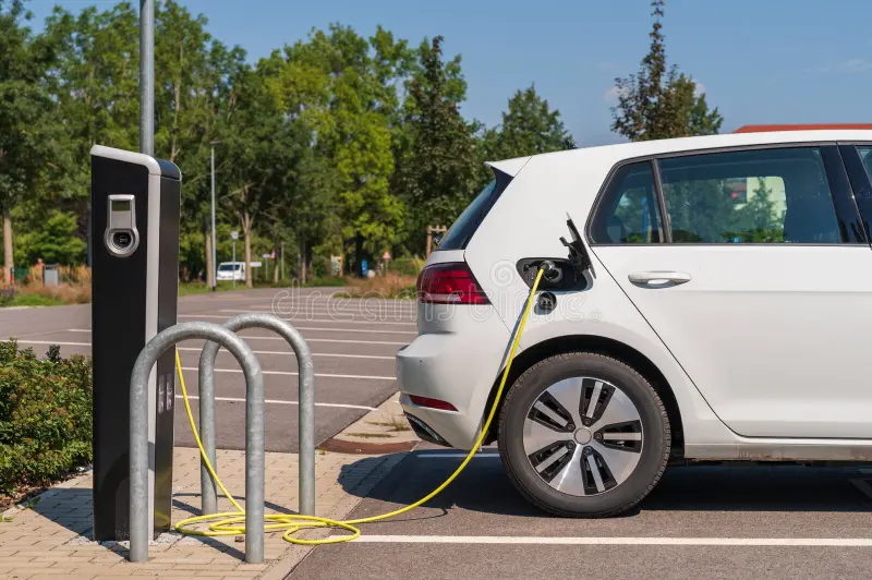 Historia del coche eléctrico: Del siglo XIX a la actualidad